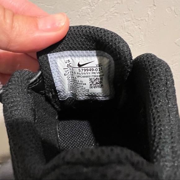 Black Toddler Nike Velcro - Picture 3 of 3